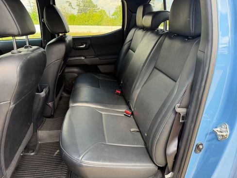 Used 2019 Toyota Tacoma TRD Off-Road image 14