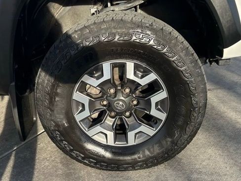 Used 2023 Toyota Tacoma TRD Off-Road w/ Technology Package image 34