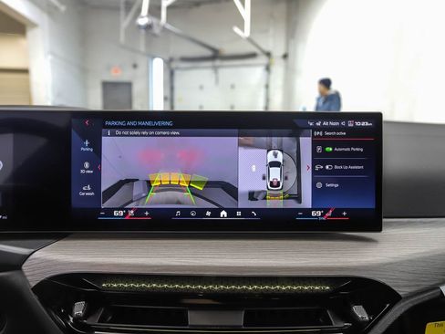 Used 2025 BMW i4 M50 w/ Premium Package image 18