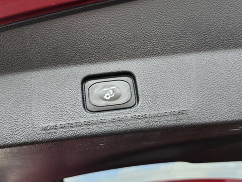 Used 2019 Ford Explorer XLT w/ Equipment Group 202A image 25