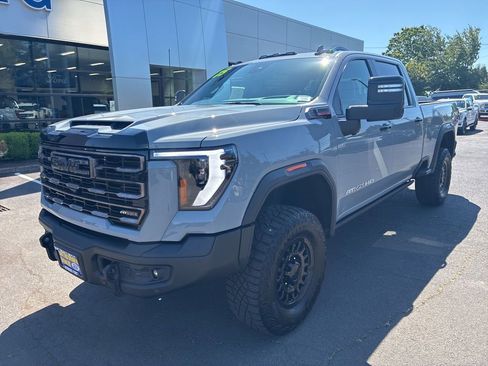 Used 2025 GMC Sierra 2500 AT4X w/ AT4X AEV Edition AWD/4WD image 3
