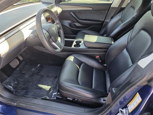 Used 2022 Tesla Model 3 image 9
