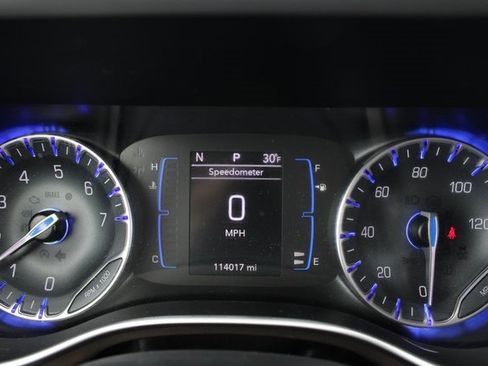 Used 2020 Chrysler Voyager Lxi image 16