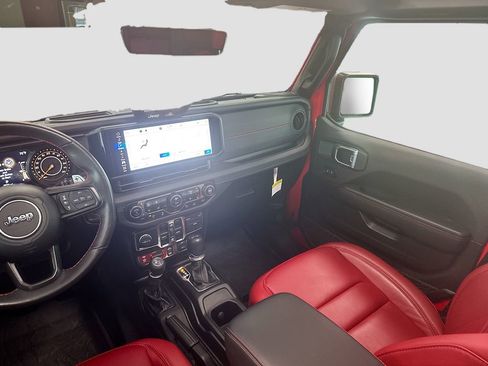 Used 2024 Jeep Wrangler Unlimited Rubicon 392 image 28