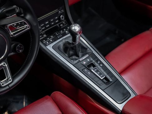 Used 2017 Porsche 911 Carrera 4S image 60