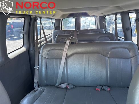 Used 2014 Chevrolet Express 3500 LS image 22