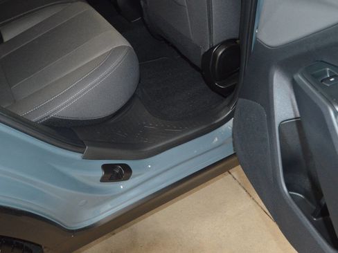 Used 2025 Subaru Crosstrek 2.0i Premium image 11