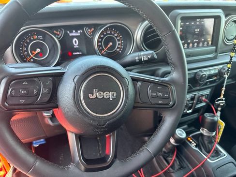 Used 2023 Jeep Gladiator Sport AWD/4WD image 24