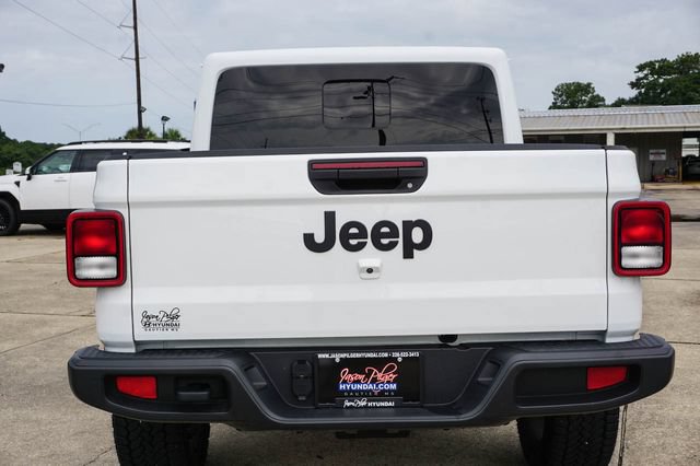 Used 2025 Jeep Gladiator Sport AWD/4WD image 6