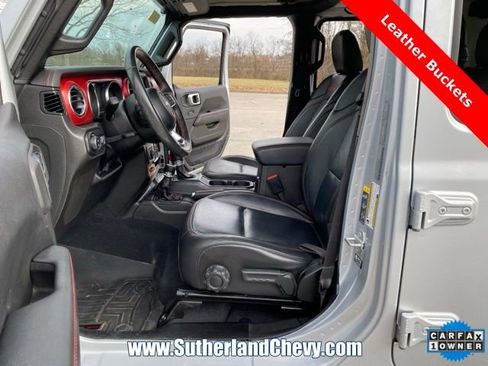 Used 2023 Jeep Gladiator Rubicon w/ Cold Weather Group image 13