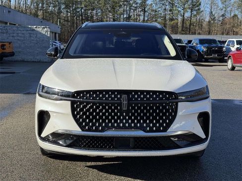 Used 2024 Lincoln Nautilus Reserve image 25