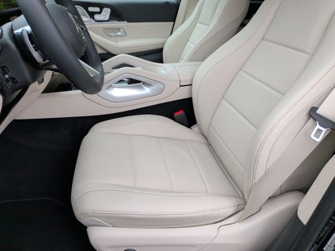 Used 2026 Mercedes-Benz GLS 450 4MATIC image 28