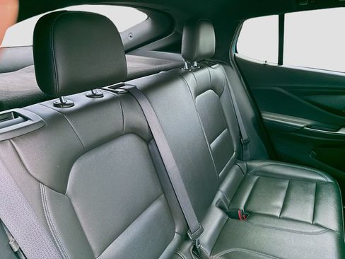 Used 2025 Buick Envista Sport Touring w/ Convenience II Package FWD image 23