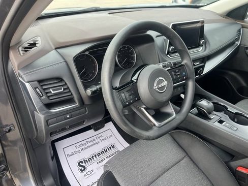 Used 2023 Nissan Rogue SV image 17