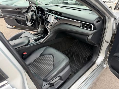 Used 2018 Toyota Camry SE image 14