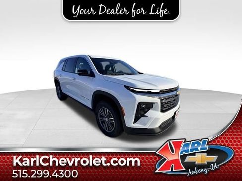 Used 2024 Chevrolet Traverse LS image 1