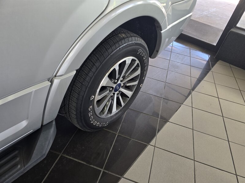 Used 2017 Ford Expedition XLT w/ Equipment Group 202A RWD image 48
