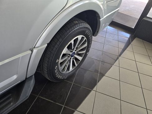 Used 2017 Ford Expedition XLT w/ Equipment Group 202A RWD image 48