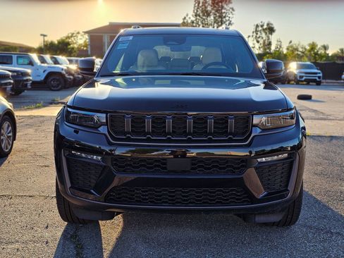 New 2026 Jeep Grand Cherokee L Limited w/ Limited Altitude Package AWD/4WD image 2