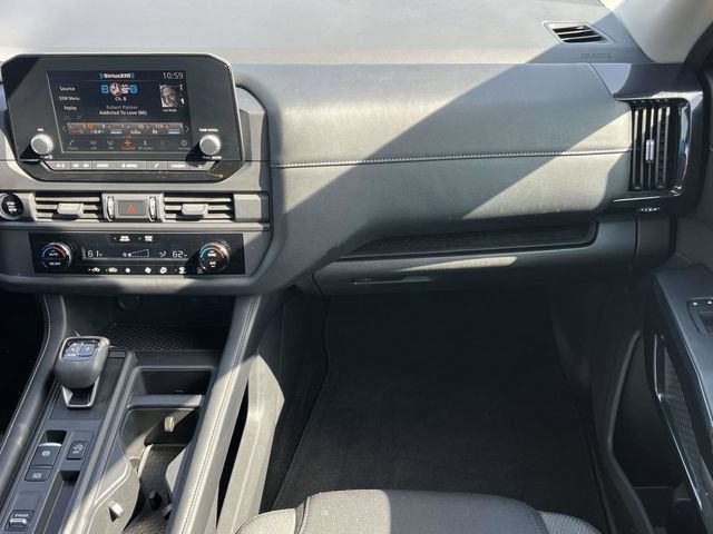 Used 2025 Nissan Pathfinder S FWD image 19