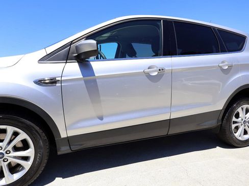 Used 2019 Ford Escape SE FWD image 31