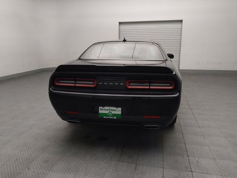 Used 2018 Dodge Challenger SXT Plus RWD image 7