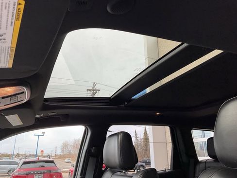 Used 2018 Jeep Grand Cherokee Limited w/ Luxury Group II image 12