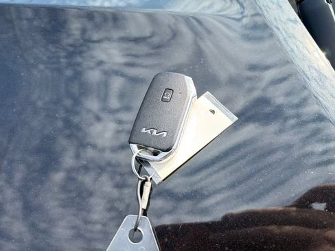 Used 2024 Kia Seltos S AWD/4WD image 24