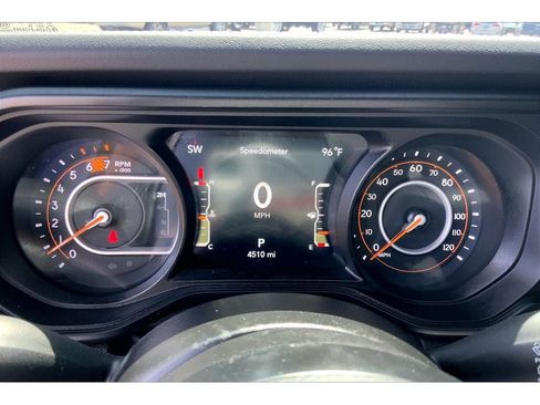 Used 2025 Jeep Wrangler Unlimited Rubicon w/ Convenience Group AWD/4WD image 21