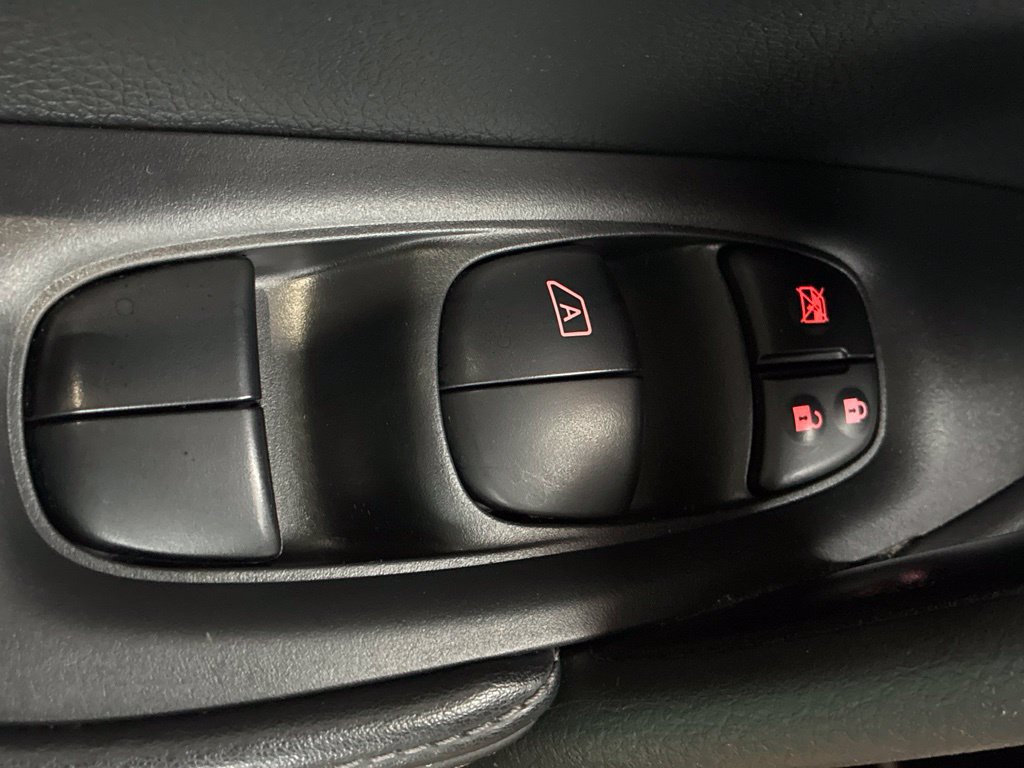 Used 2020 Nissan Rogue SV w/ Premium Package AWD/4WD image 32