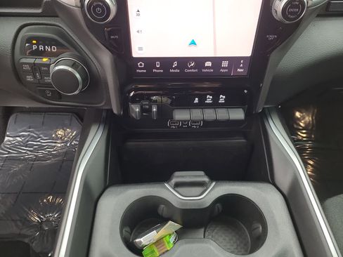 Certified 2025 RAM 1500 Big Horn image 25