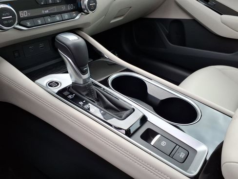 Used 2024 Nissan Altima 2.5 SL FWD image 21