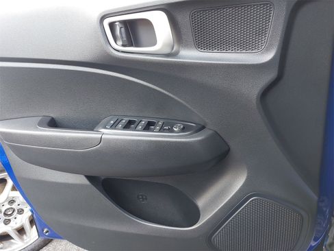 Used 2022 Hyundai Venue SE image 29