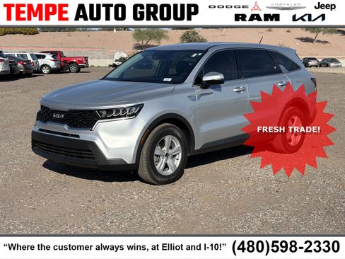 Used 2022 Kia Sorento LX image 1
