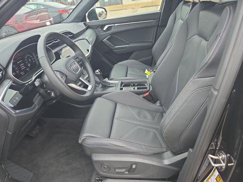 Certified 2025 Audi Q3 2.0T Premium w/ Convenience Package image 5