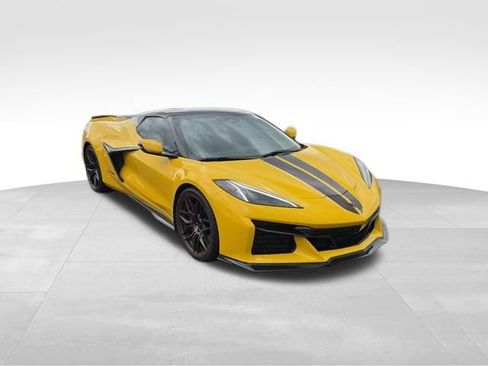 Used 2025 Chevrolet Corvette Z06 RWD image 8