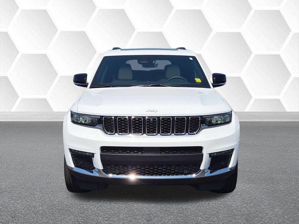 Certified 2025 Jeep Grand Cherokee L Limited w/ Luxury Tech Group II AWD/4WD image 8