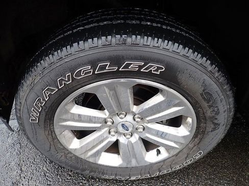 Used 2019 Ford F150 XLT w/ Equipment Group 302A Luxury image 9