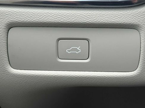 New 2026 Volvo XC60 B5 Ultra w/ Protection Package Premier image 35