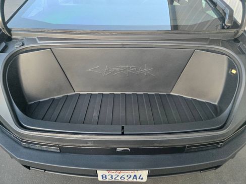 Used 2024 Tesla Cybertruck AWD Crew Cab image 30