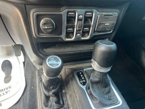 Used 2020 Jeep Gladiator Sport w/ Quick Order Package 24S AWD/4WD image 7