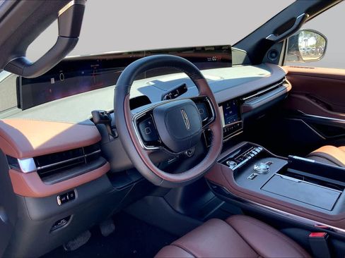 New 2026 Lincoln Navigator L Reserve AWD/4WD image 8