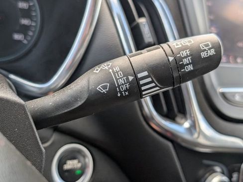 Used 2023 Chevrolet Equinox LT FWD image 30