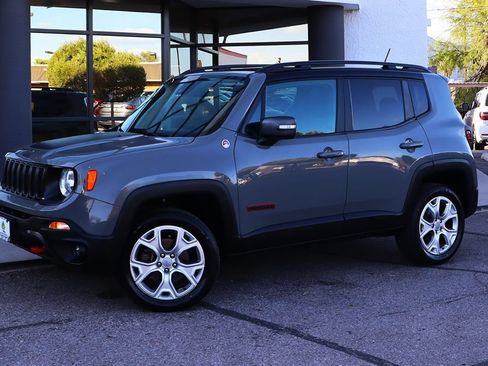 Used 2021 Jeep Renegade Trailhawk w/ Sun & Sound Group AWD/4WD image 3