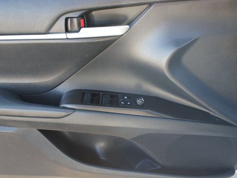 Used 2023 Toyota Camry SE image 25