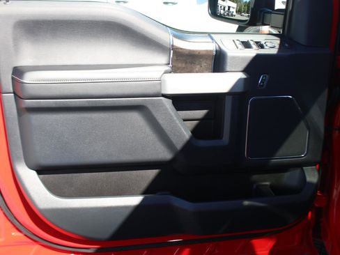 Used 2022 Ford F250 Lariat w/ Chrome Package image 15