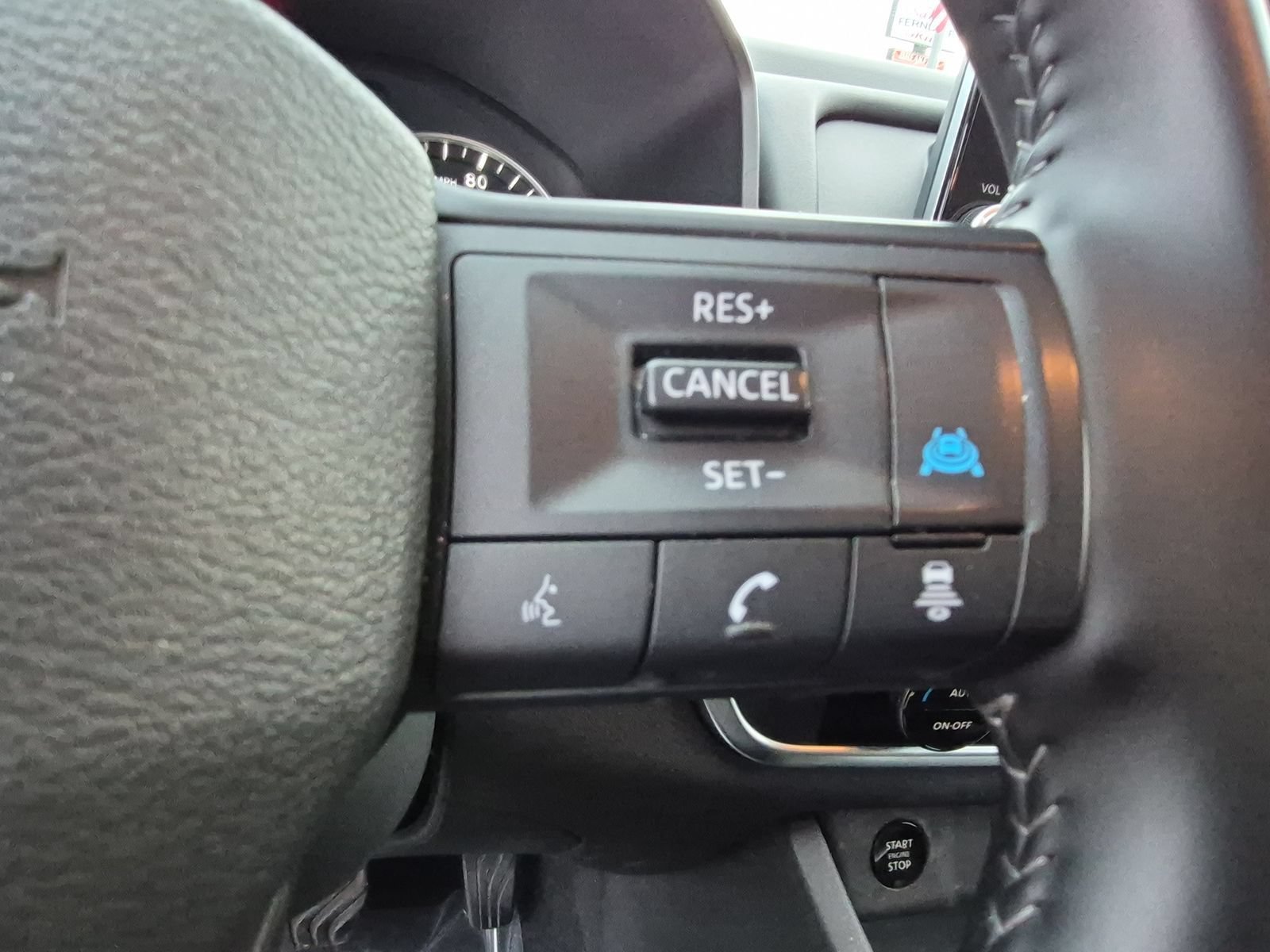 Used 2025 Nissan Rogue SV AWD/4WD image 23