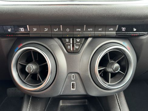 Used 2024 Chevrolet Blazer LT FWD image 21
