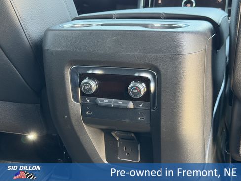 Used 2026 GMC Yukon Denali w/ LPO, Illumination Package AWD/4WD image 19