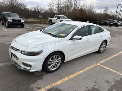 Used 2017 Chevrolet Malibu LT image 12